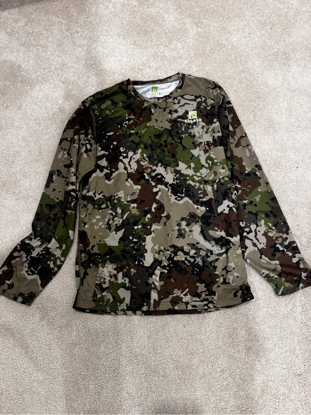 Killik Camo Long Sleeve Performance Top with Chest Logo, size L (youth)